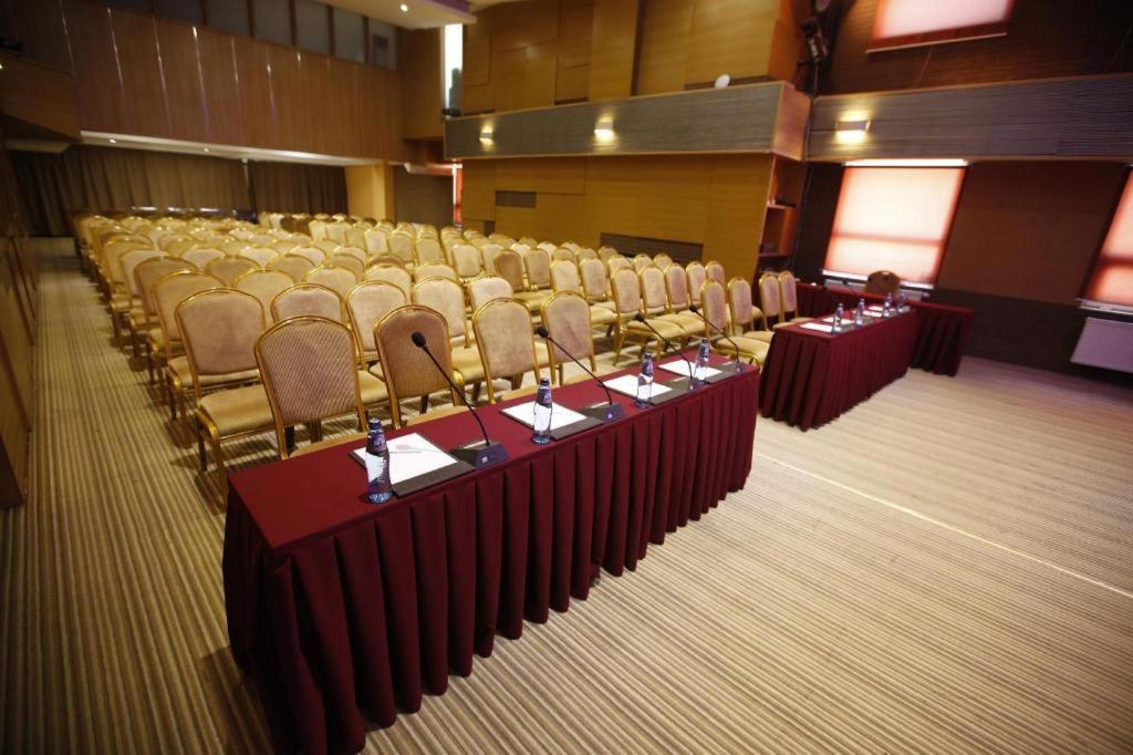 The Corporate Hotel And Convention Centre Уланбатар Екстериор снимка