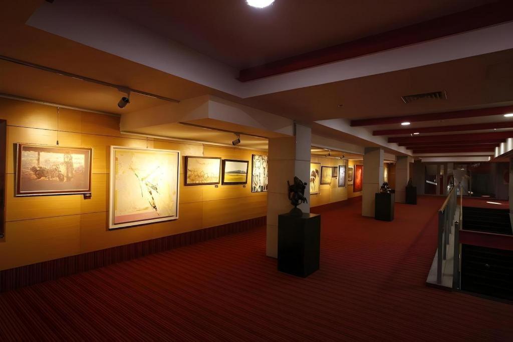 The Corporate Hotel And Convention Centre Уланбатар Екстериор снимка
