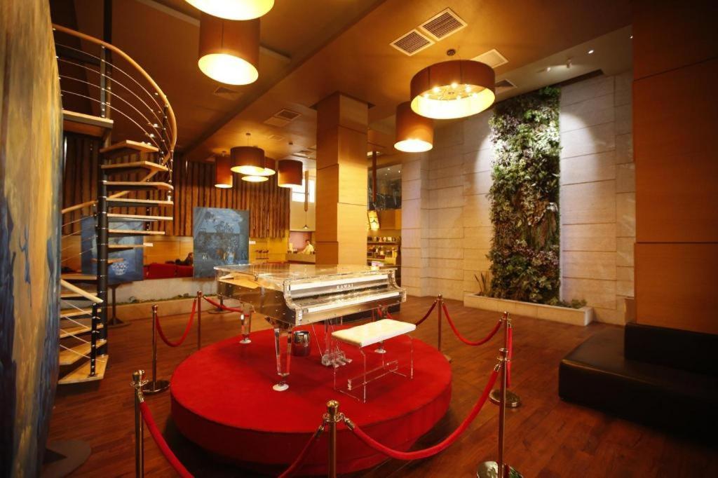 The Corporate Hotel And Convention Centre Уланбатар Екстериор снимка