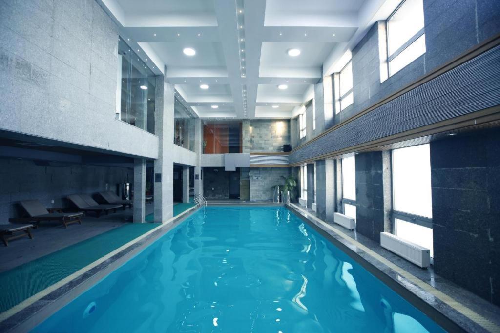 The Corporate Hotel And Convention Centre Уланбатар Екстериор снимка